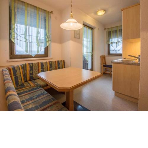 Romantic Apartment in the center of Flirsch with Balcony