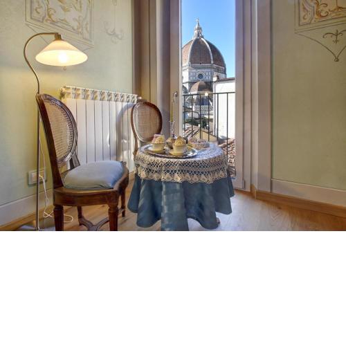 Romantic apartment in the heart of Florence