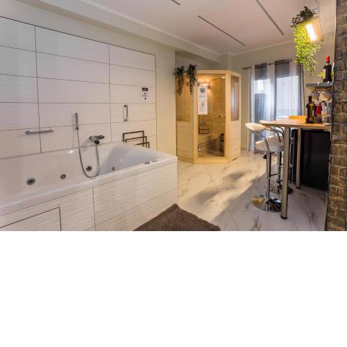 ROMANTIC DELUXE SVITE wise Jacuzzi and Sauna