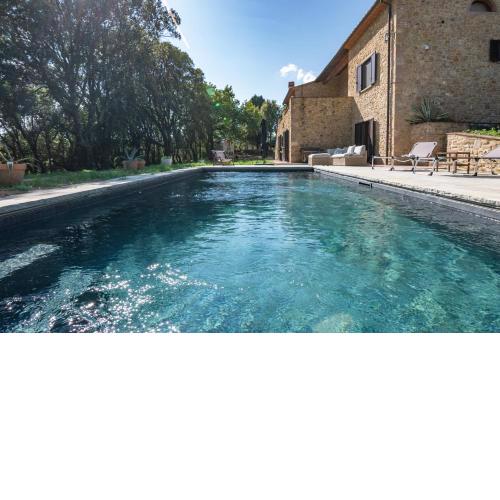 Romantic farmhouse with private pool