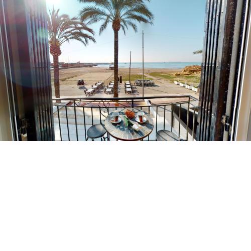 Romantic & Lovely Beachfront
