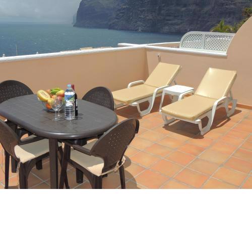 Romantic Retreat with Marine View