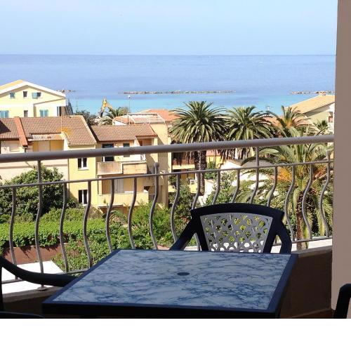 Romantic total sea view
