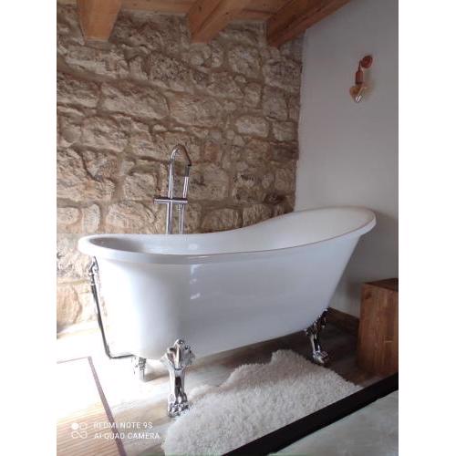 Romantico Chalet in pietra da mille e una notte