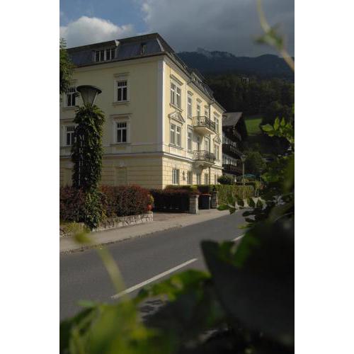 Romantik Residenz (Ferienwohnungen Hotel Im Weissen Rössl) - Dependance