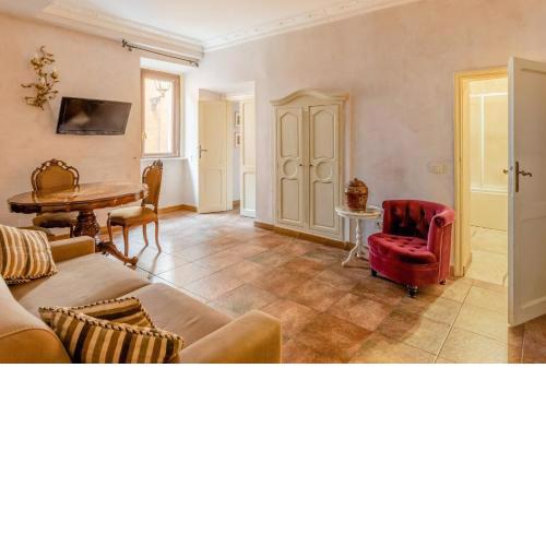 Rome right in the ancient historical center two bedrooms two bath, Up to 6 pax