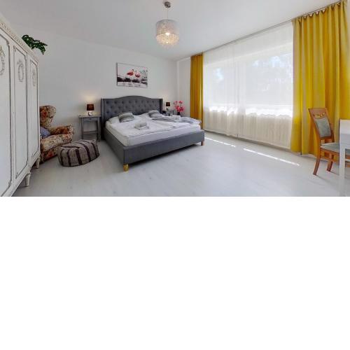 Ron De Mar #1 modern room