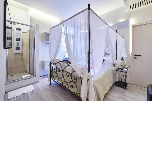 Room 230 Roma Luxury Suites