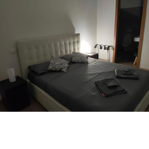 ROOM 5 LANDS