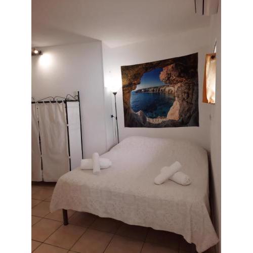 Room Calafatari