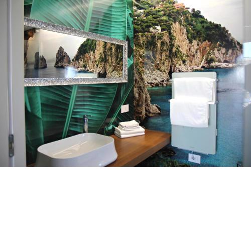 Room Capri