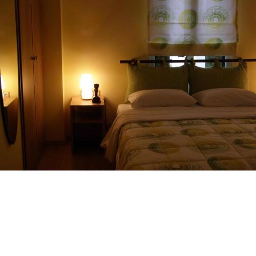 Room "honeybee" in a neoclasical house