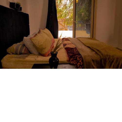 Room in a villa & quiet street and green view & close to all fancy restaurants
