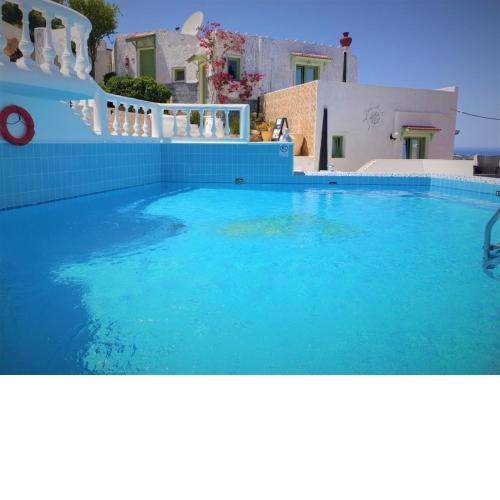 Room in Apartment - Spacious Room in Creta for 3 people, with Ac, Swimming Pool and Nature
