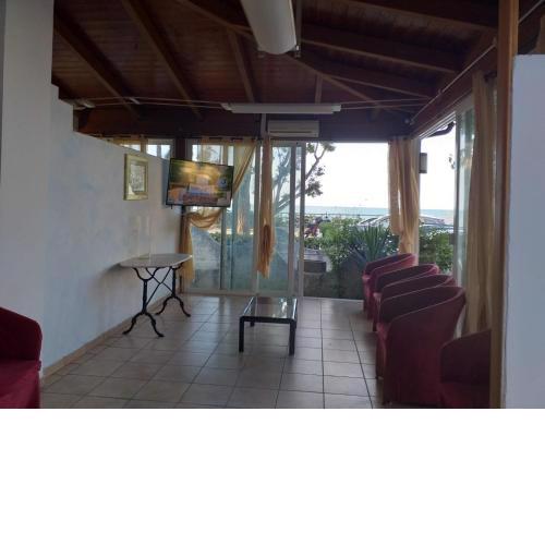 Room in BB - Quadruple room in Pineto - sea view