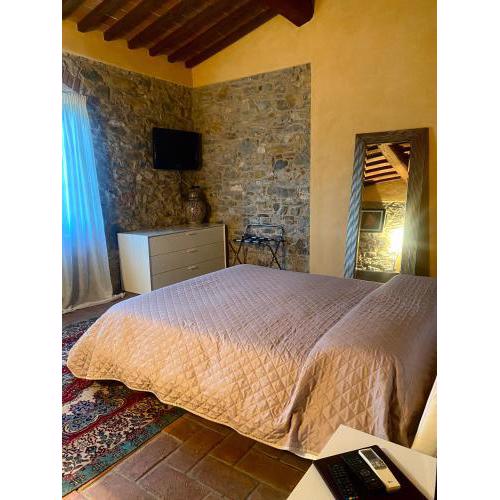 Room in BB - Sottotono Agriturismo with swimming pool on Florence surrounded by greenery