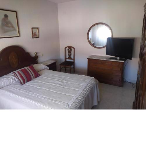 Room in Guest room - Double Room in Chalet in Toledo