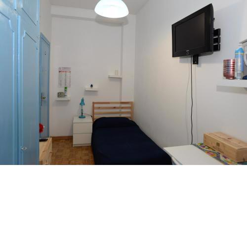 Room in Guest room - Single room in cozy and comfortable apartment