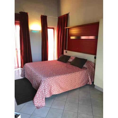 Room in Guest room - Spacious double room in Alba