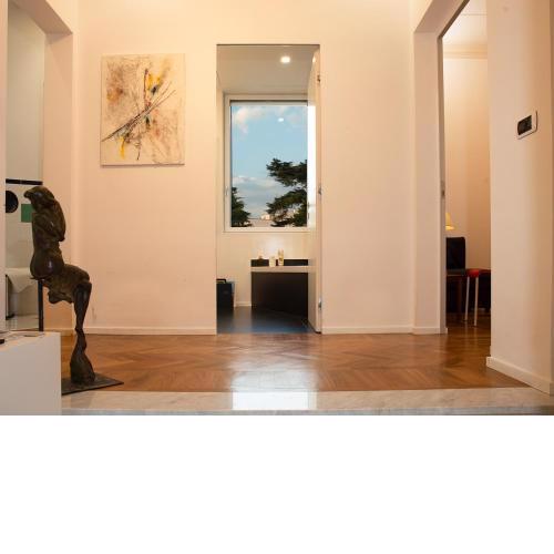 Room In Roma Isole
