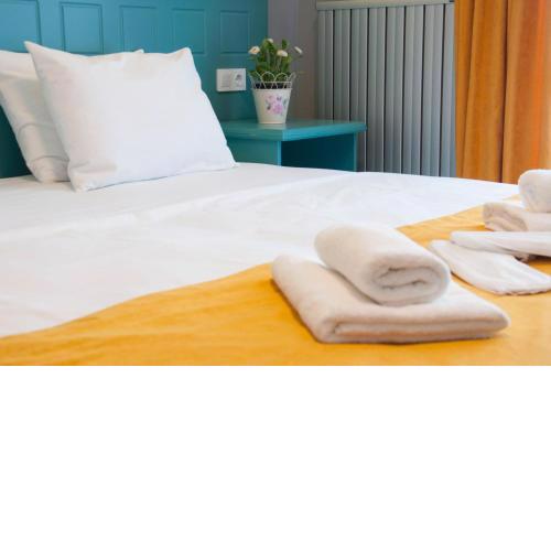 Room Room Motel