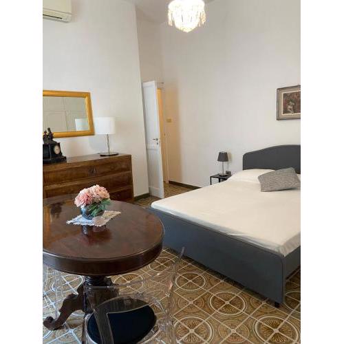 Rooms in San Domenico Maggiore 3