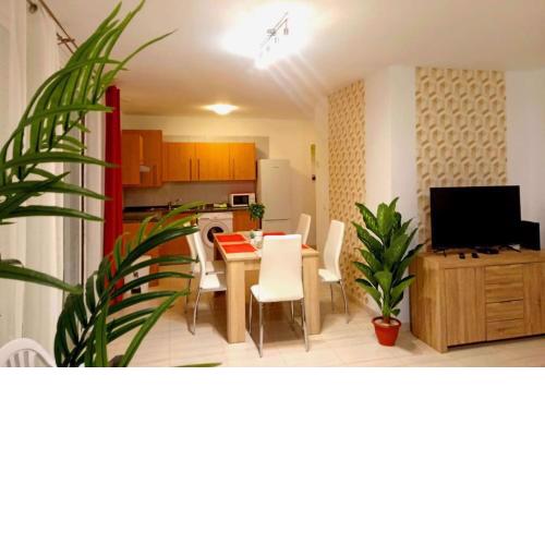 Roomy and light rental with fantastic ocean view