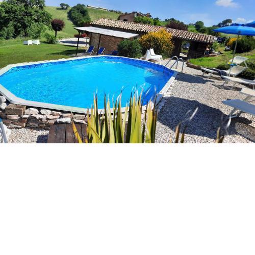 Rosa nel Pozzo Apartments and B&B