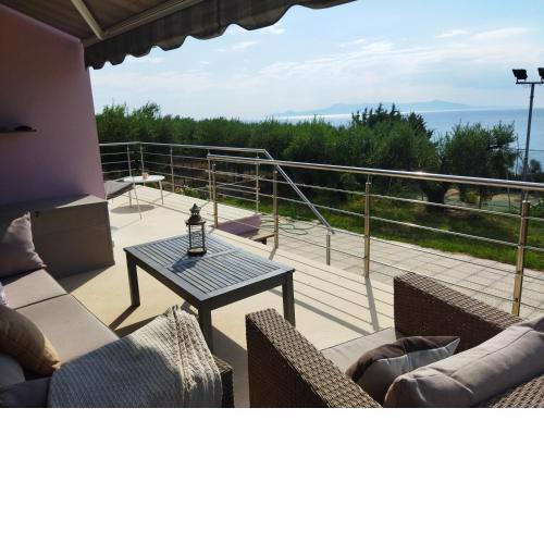 Rosemarine-Privacy in a new designed Sea Villa.