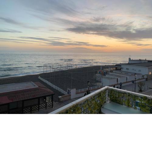 Rosso Tramonto luxury-blu- LADISPOLI, Lungomare Regina Elena 2