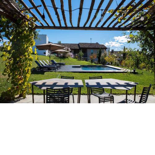 ROSTAGNI1834: VILLA WITH 2 APTS AND POOL IN THE BAROLO REGION