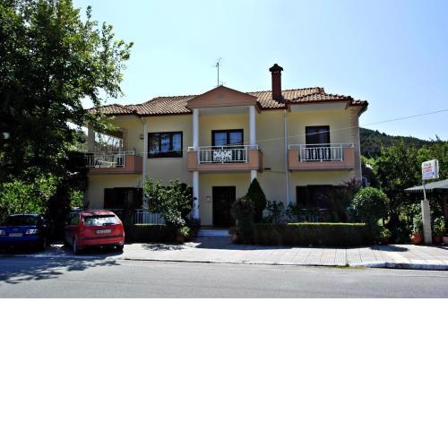 Roula Rooms