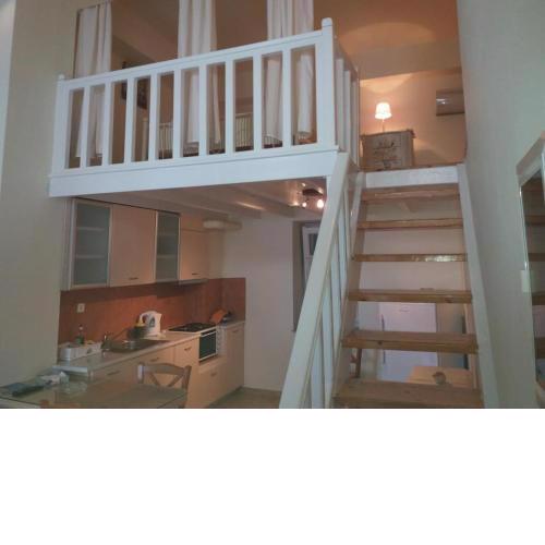 Roula's Suites