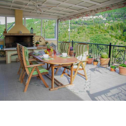 Roula's Veranda