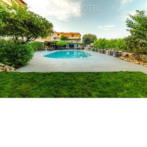 Roxani Hotel