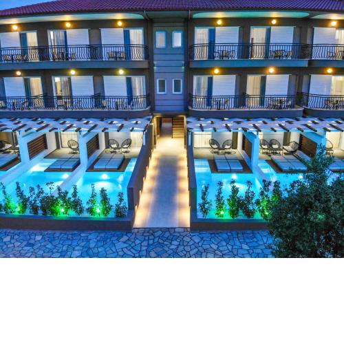 Royal Hotel and Suites
