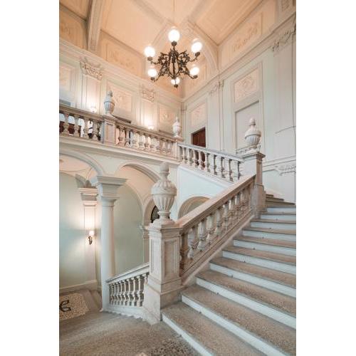 Royal Palace Hotel