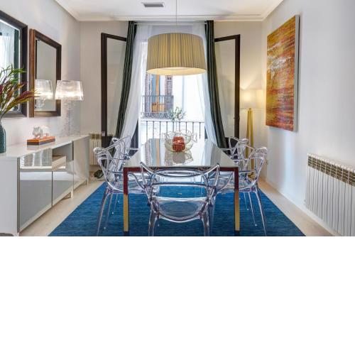 Royal Palace & Opera apartment