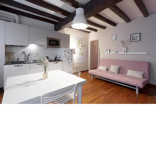 Rua Freda Apartments