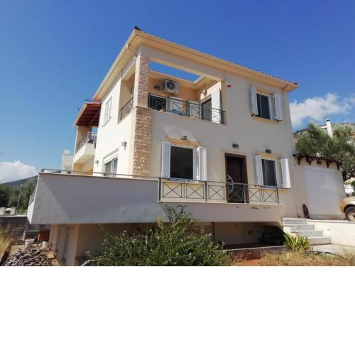 Rural 3-bedroom house Kalamata