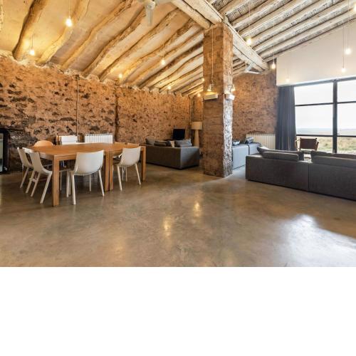 Rustic Cottage in Fraga with Private Garden