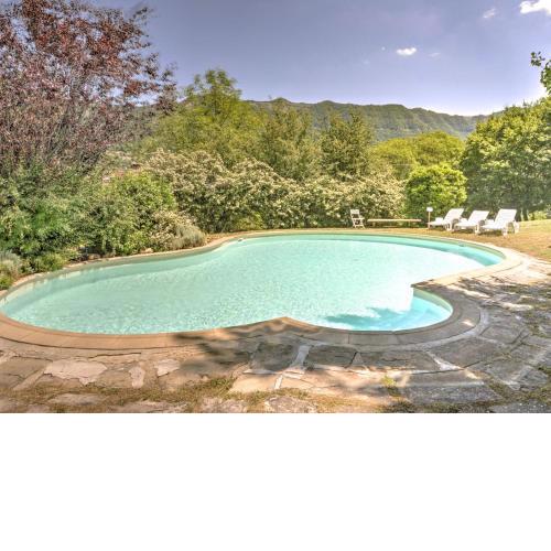 Rustic holiday home in San Godenzo with pool
