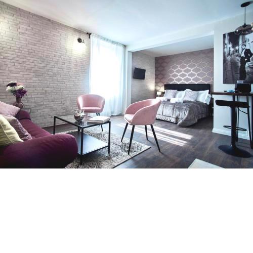 S H E N K I N Design Apartment by the Museum