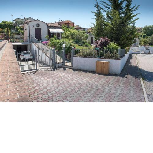 S265 - Sirolo ampia taverna bilocale