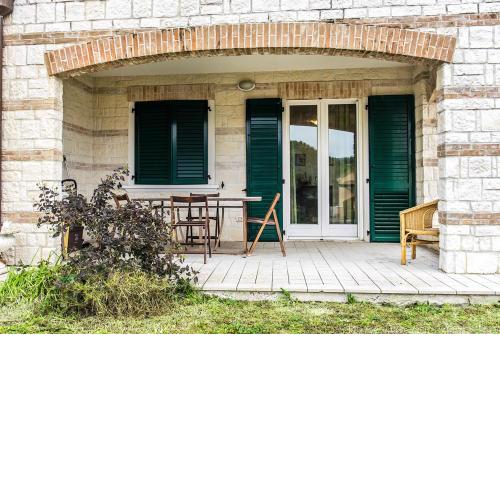 S287 - Sirolo, villetta con giardino vicino al centro