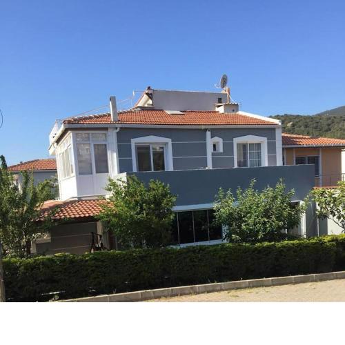 Sahile 200 metre uzaklıkta bahçeli dublex Yenifoça