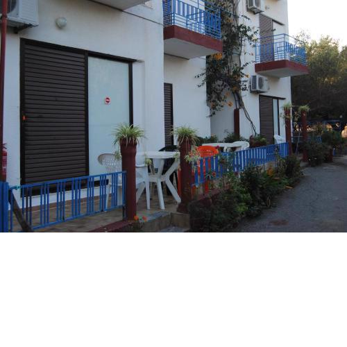 Sailors Apartments