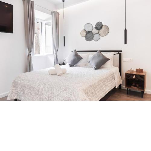 Saint's View Apartments by CorfuEscapes