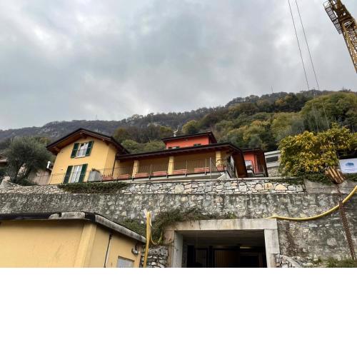 SALA COMACINA APARTMENT NO 1 (SLEEPS 10)