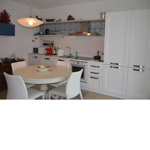 Salice ottimo trilocale con terrazza pranzabile